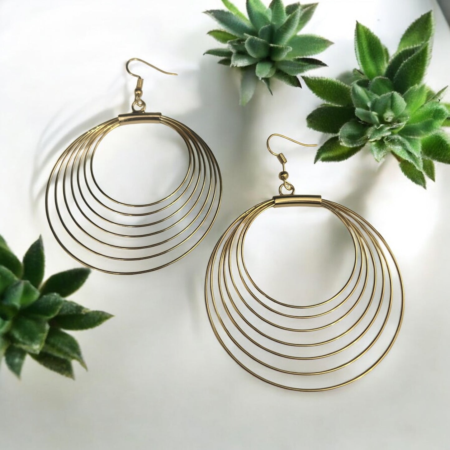 Gold Wire Multi-Circle Earrings – Lightweight Geometric Hoops