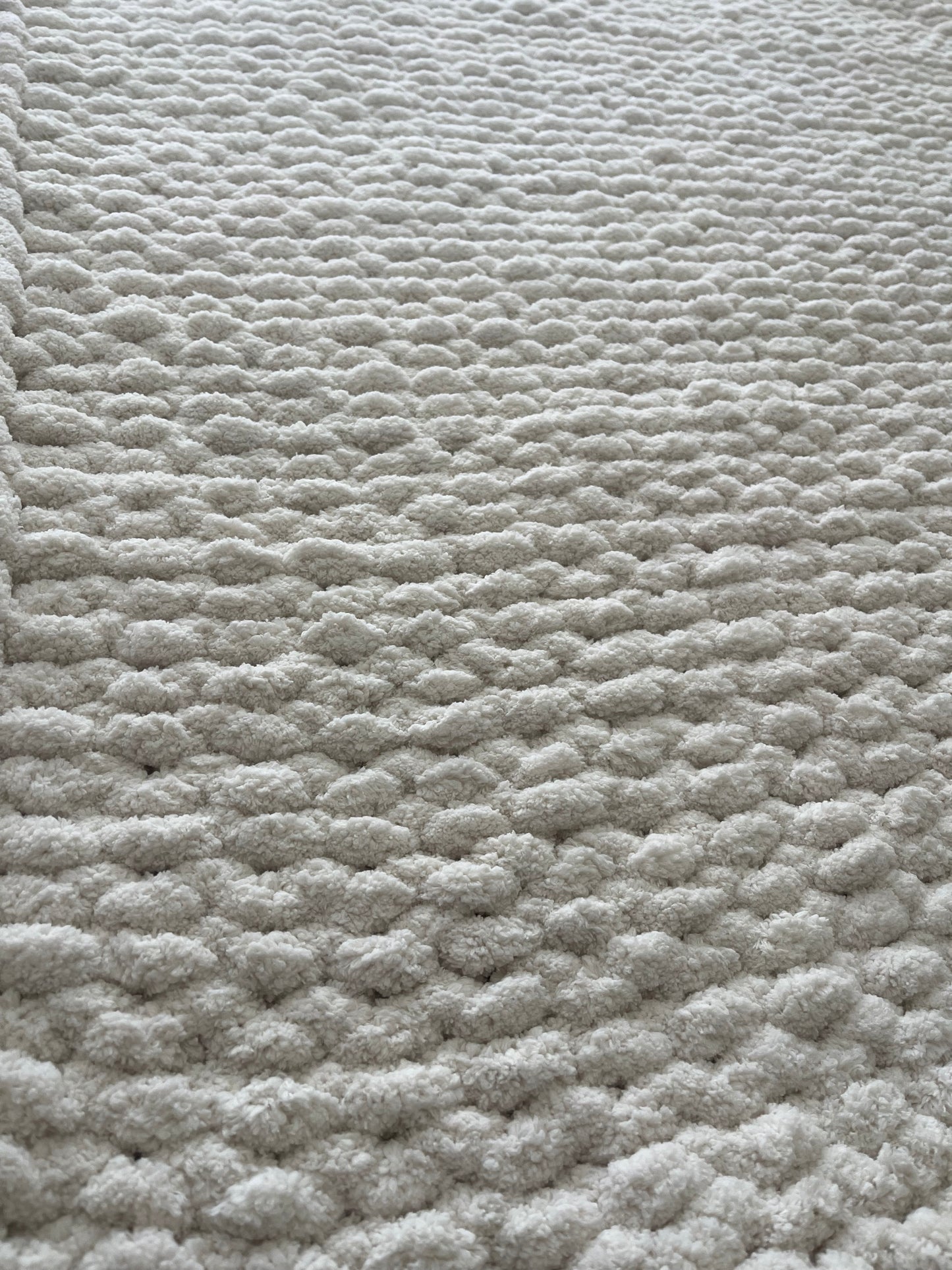 Chunky Hand-Knitted Ivory Jumbo Yarn Throw – Made to Order