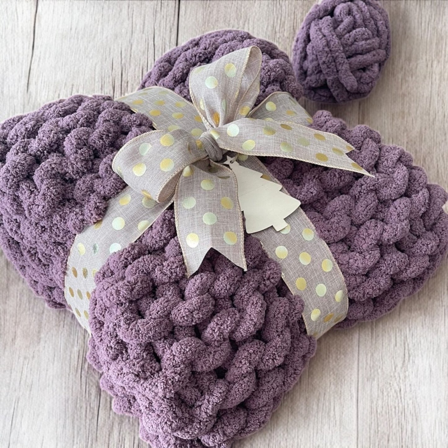 Jumbo Chenille Lavender Chunky Knit Throw