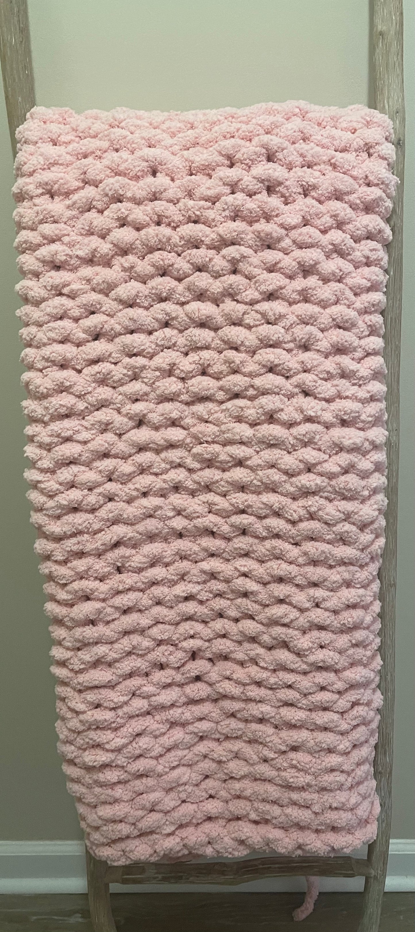 Chunky Hand-Knitted Light Pink Jumbo Yarn Throw – Made to Order