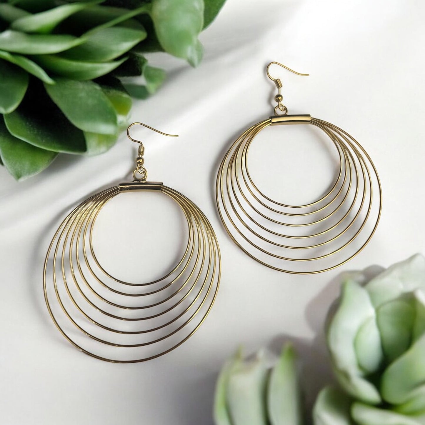 Gold Wire Multi-Circle Earrings – Lightweight Geometric Hoops