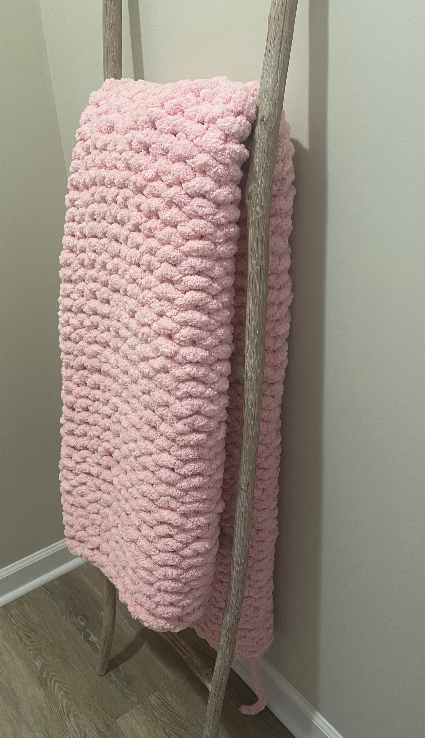 Chunky Hand-Knitted Light Pink Jumbo Yarn Throw – Made to Order