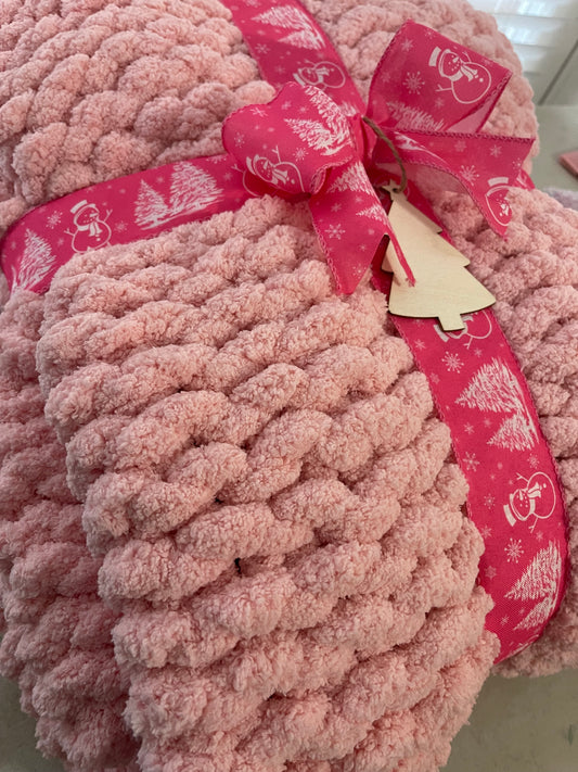 Chunky Hand-Knitted Light Pink Jumbo Yarn Throw – Made to Order